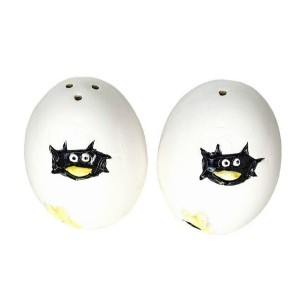 Vintage Black Bird Hatching Inside Big Egg Ceramic Salt & Pepper Shakers Japan